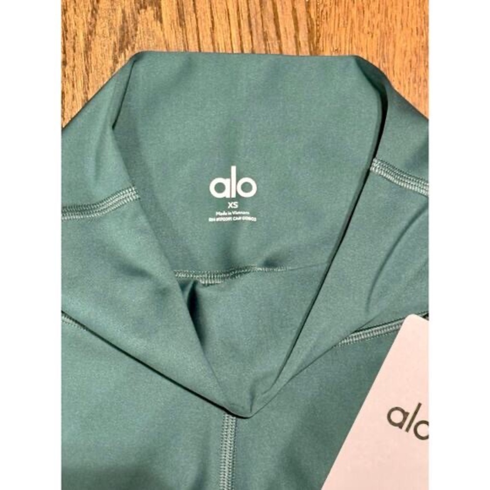 ALO Yoga 7/8-Length High-Waist Airlift Leggings Winter Ivy XS NWT - Picture 7 of 10